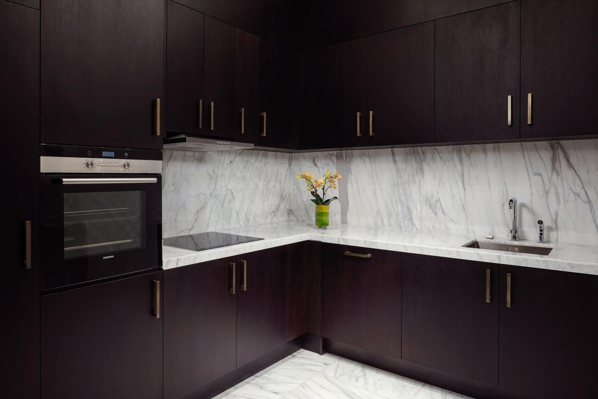 The St. Regis Astana Exterior foto A modern kitchen