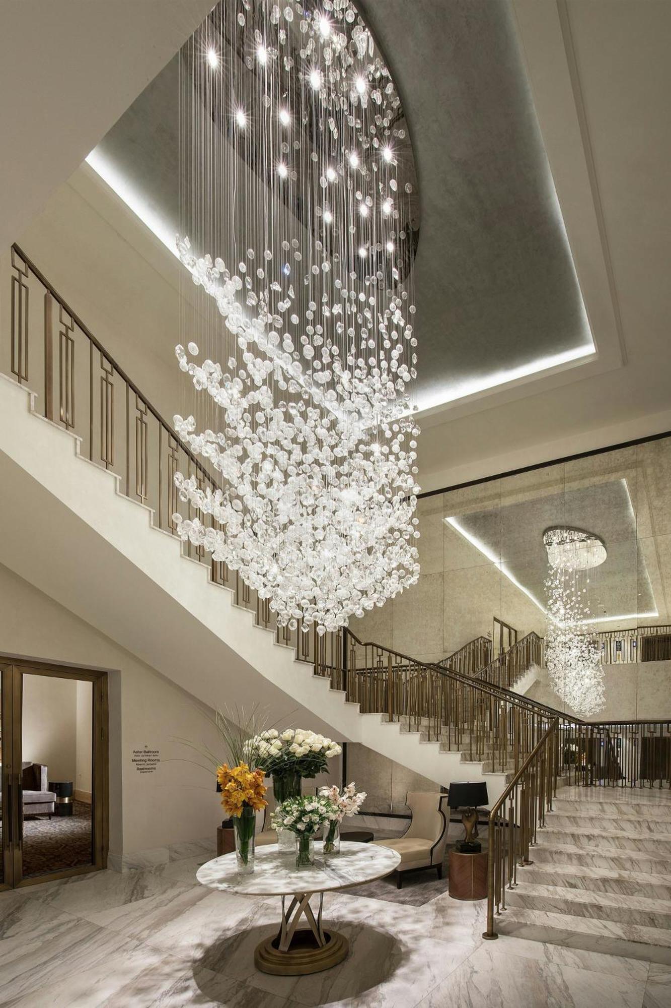 The St. Regis Astana Exterior foto A chandelier