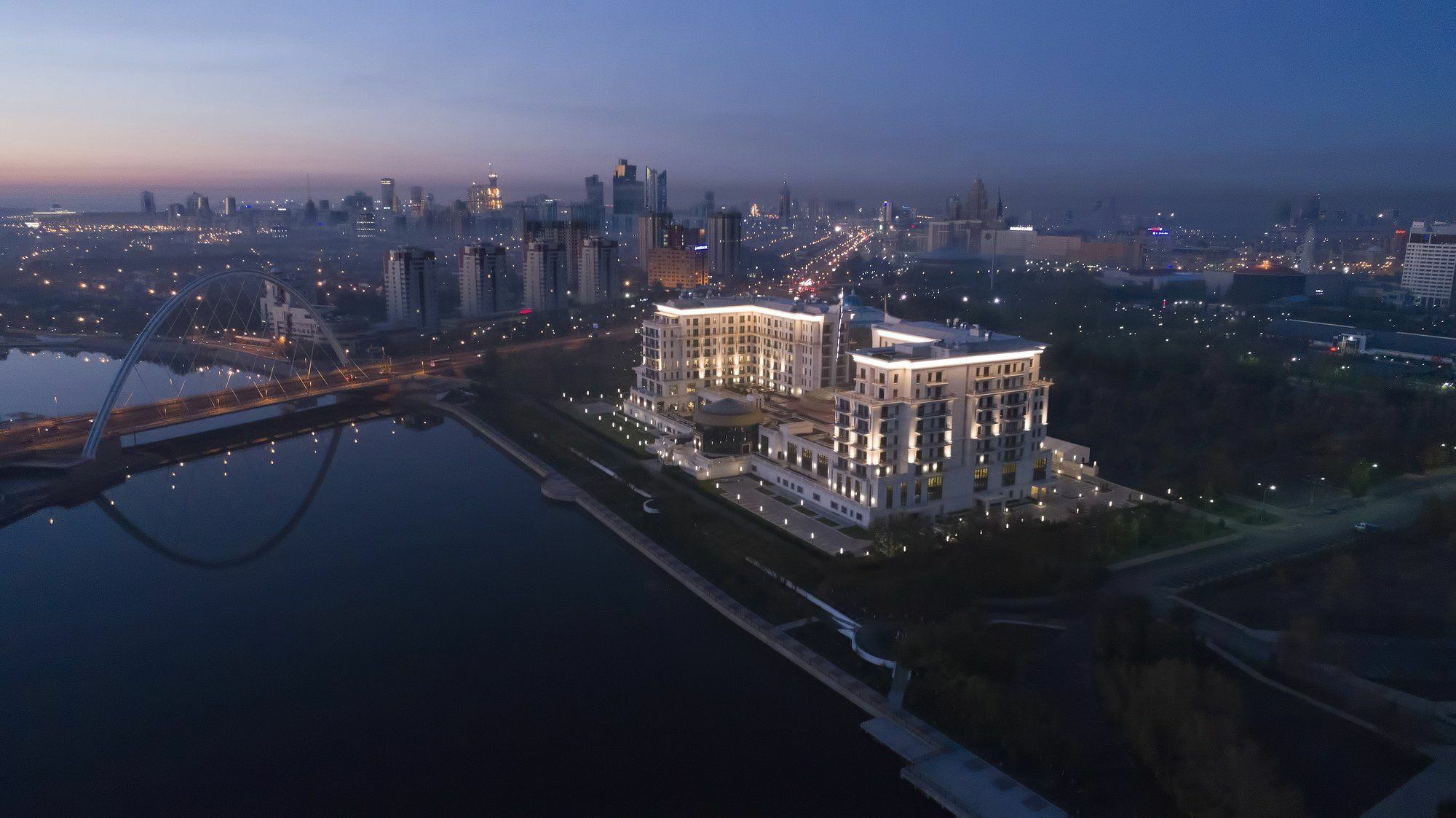 The St. Regis Astana Exterior foto The Four Seasons Hotel in Astana