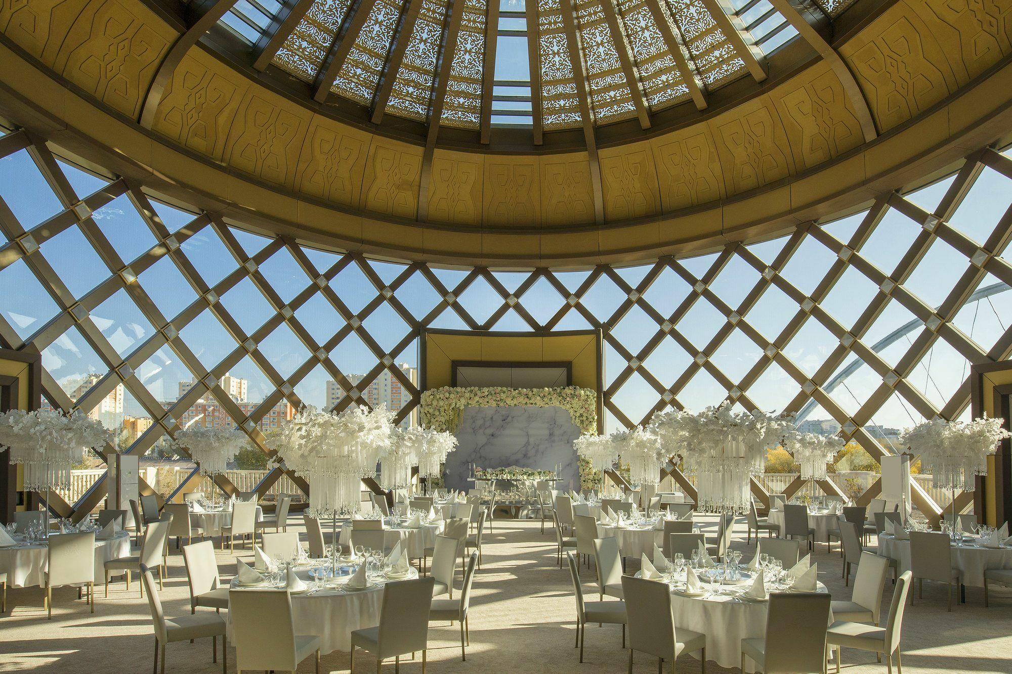 The St. Regis Astana Exterior foto The interior of the restaurant